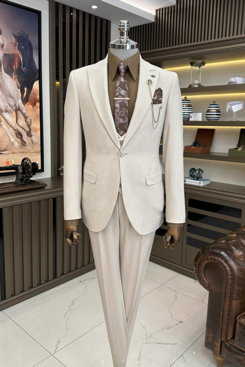 Modern Beige 3 Pieces Peaked Lapel Business Suits