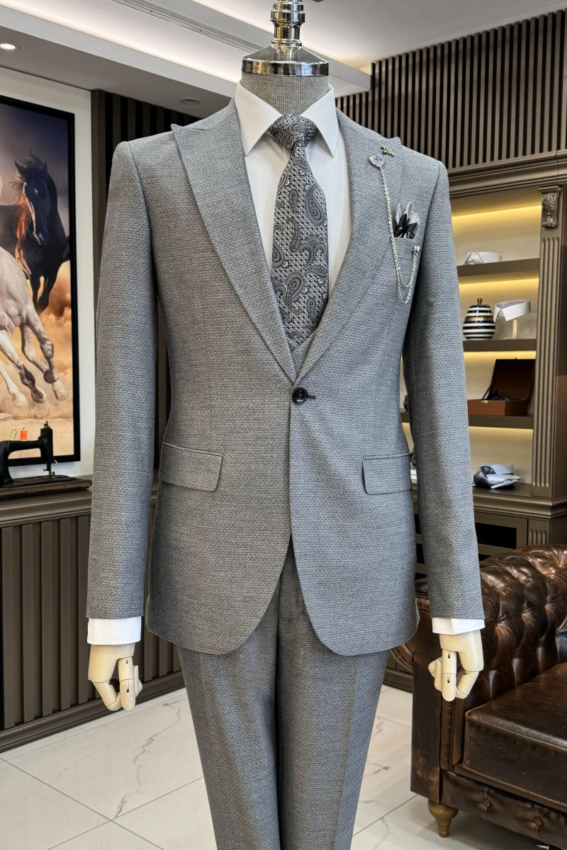 Tailored Gray 3 Pieces Peaked Slim Fit Business Suits With Waistcoat