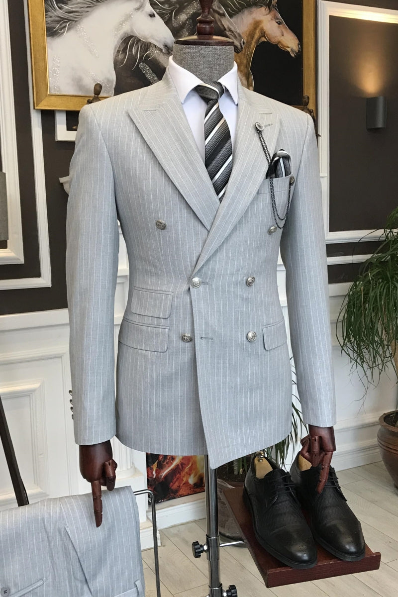 Chic Light Gray Double Breasted Striped Peaked Lapel Business Suits
