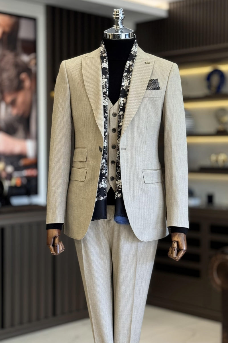 Chic Beige Pinstripe Peaked Lapel 3 Pieces Formal Suits