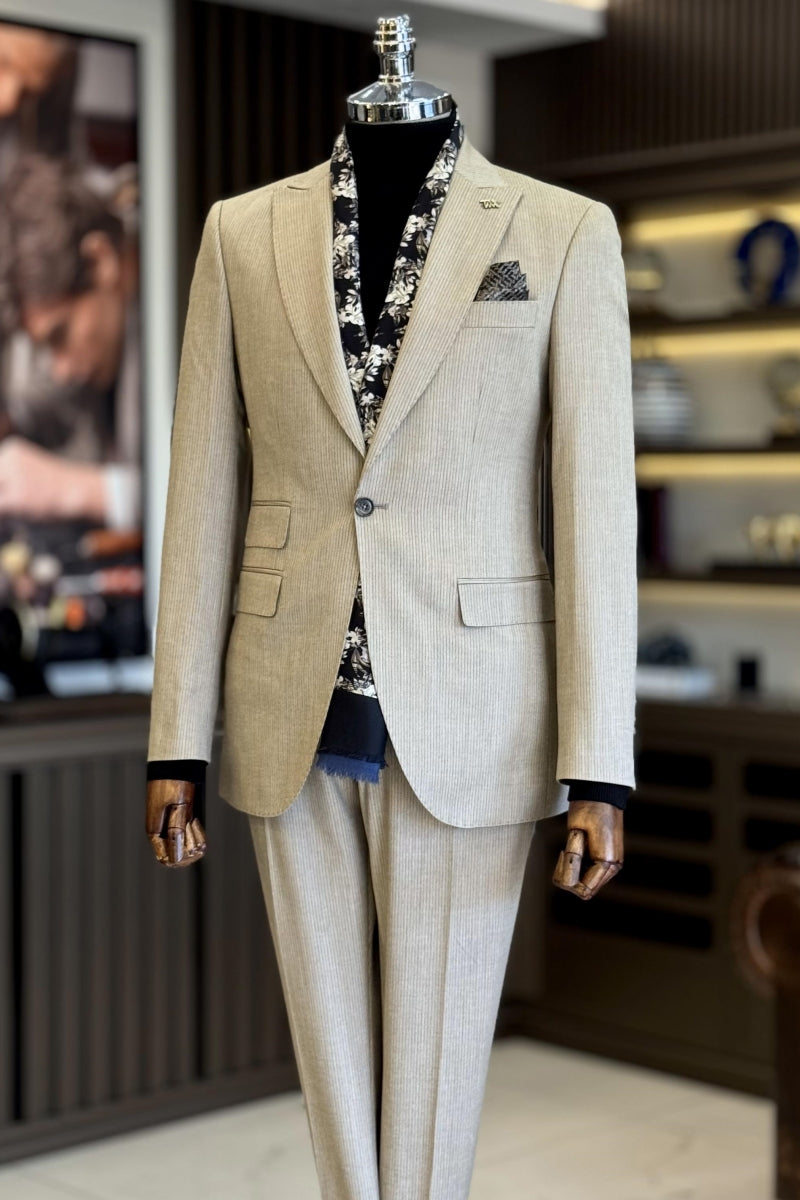 Chic Beige Pinstripe Peaked Lapel 3 Pieces Formal Suits