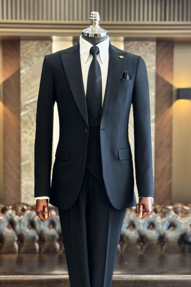 Slim Fit Classic Black Peaked Lapel Three Pieces Business Suits