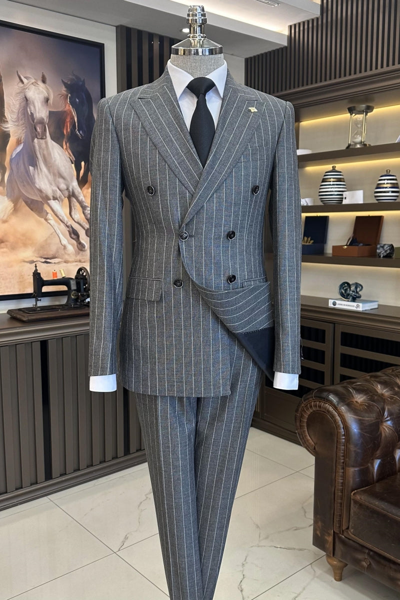 New Arrival Dark Gray Double Breasted Peaked Lapel Striped Business Suits