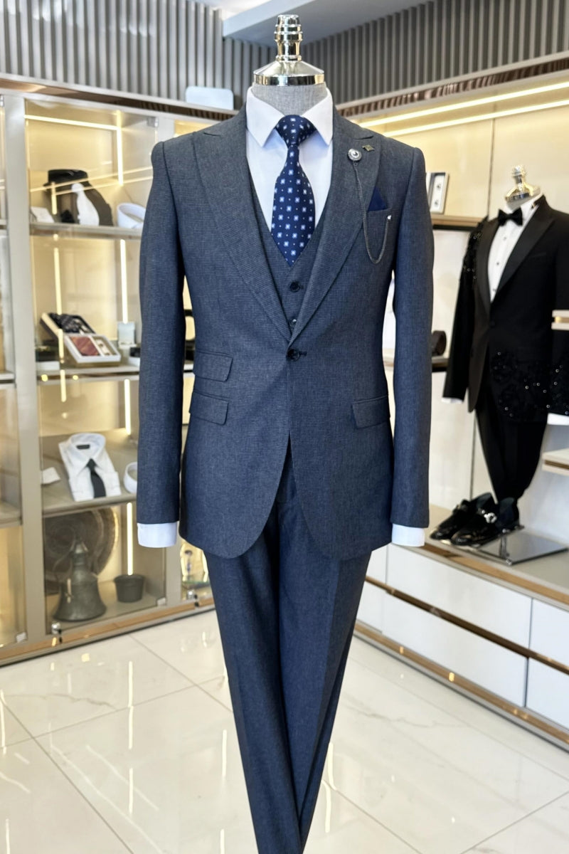Chic Navy Blue Peaked Lapel 3 Pieces Business Suits