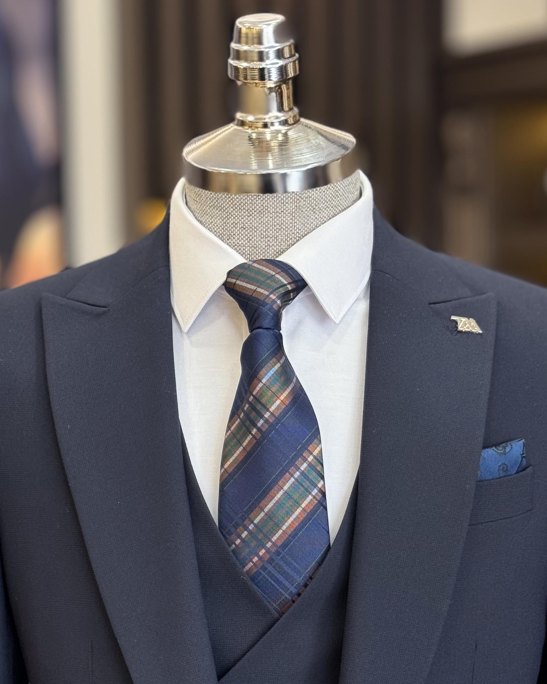 Newest Navy Blue Best Fitted 3 Pieces Business Suits