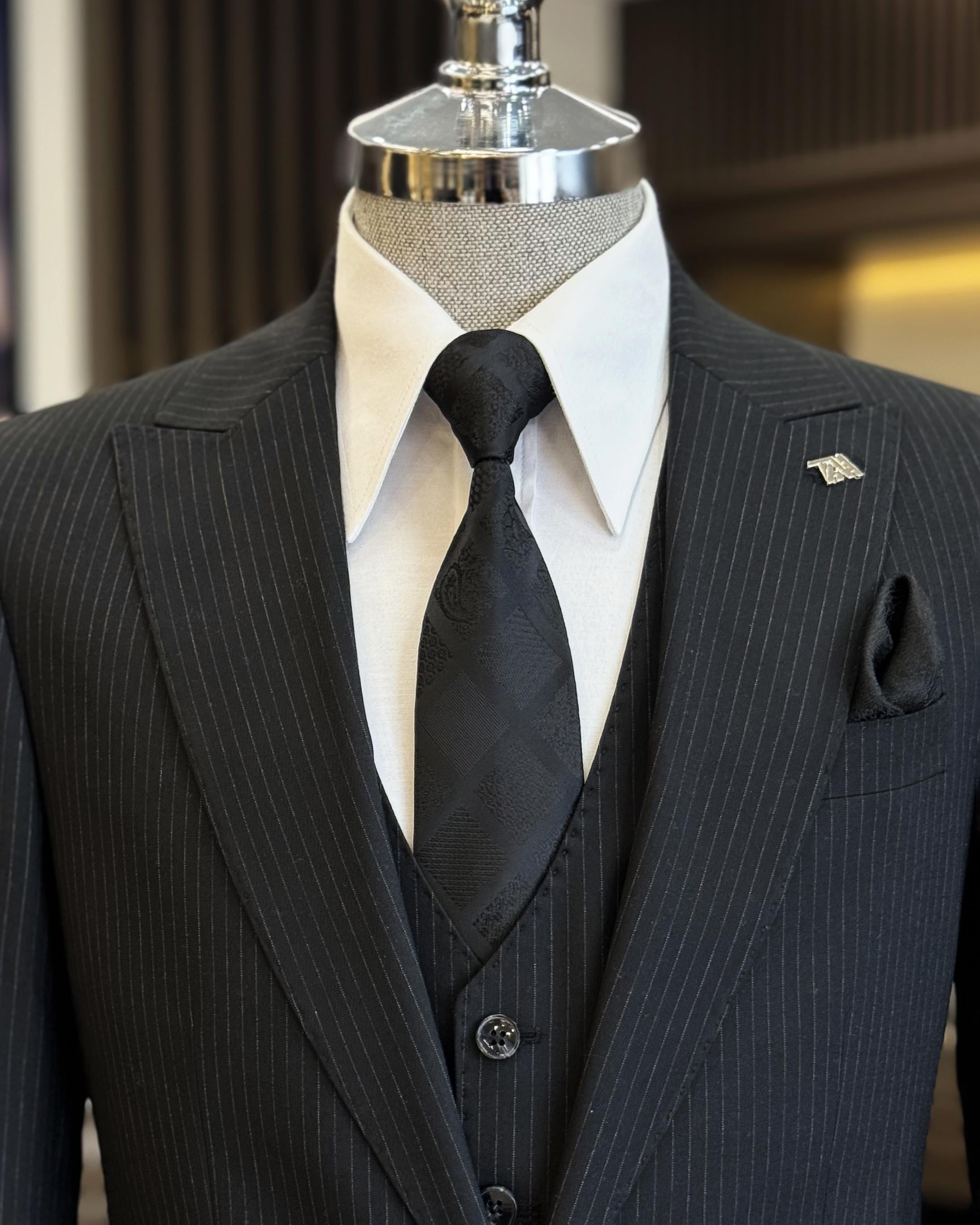 Formal 3 Pieces Black Pinstriped Peaked Lapel Business Suits