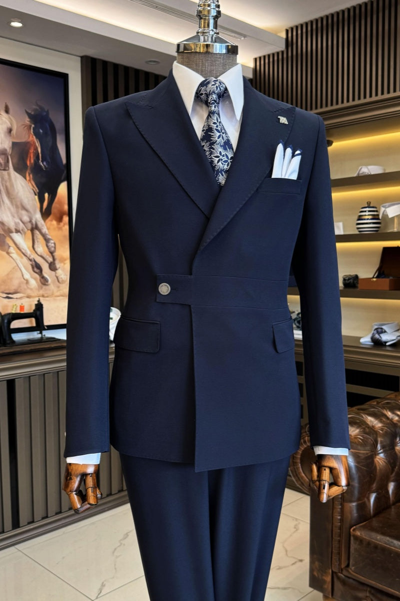 Chic Dark Navy Peaked Lapel Close Fitting Business Suits