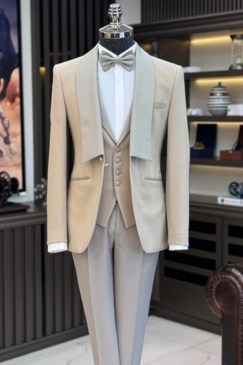Stylish Beige Shawl Lapel Wedding Suits With Waistcoat