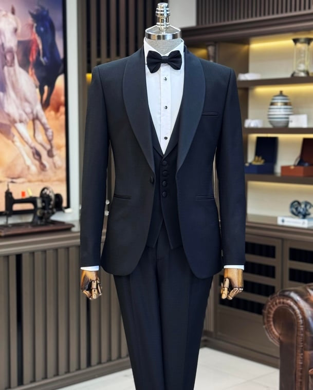 Gentle Black 3 Pieces Shawl Lapel Wedding Suits