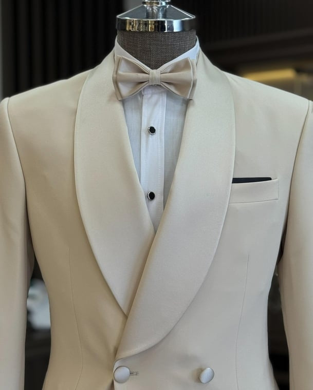 Stylish Beige Chic Shawl Lapel Double Breasted Wedding Suits