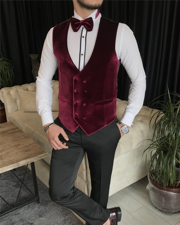 Chic 3 Pieces White Wedding Suits With Burgundy Velvet Shawl Lapel