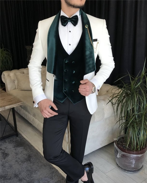 Handsome 3 Pieces White Wedding Suits With Green Velvet Shawl Lapel